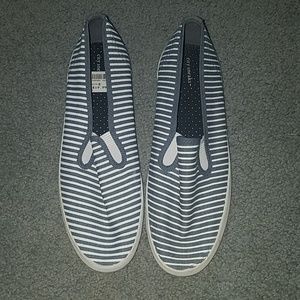 Striped shoe